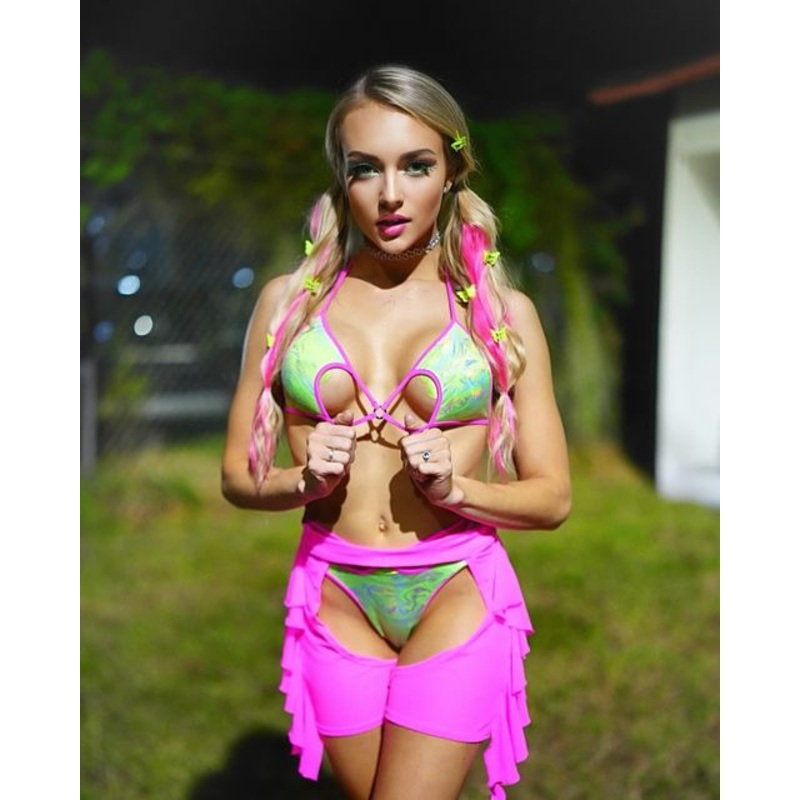 Two-Tone Thong Back Shorts Small Green/Pink