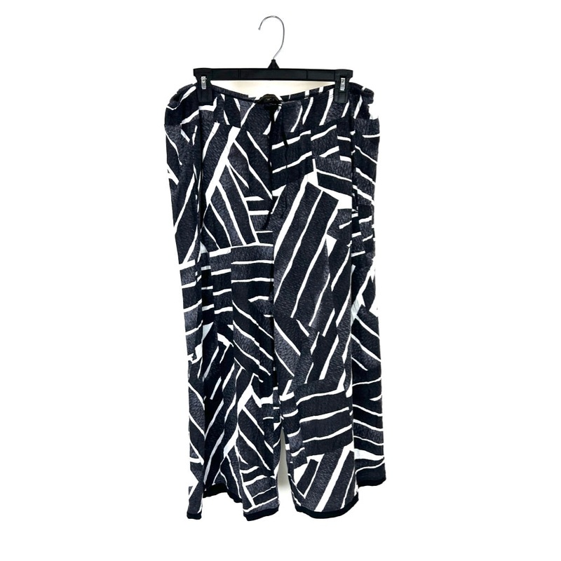Dark Grey Pattern Cropped Pajama Bottoms – 1X