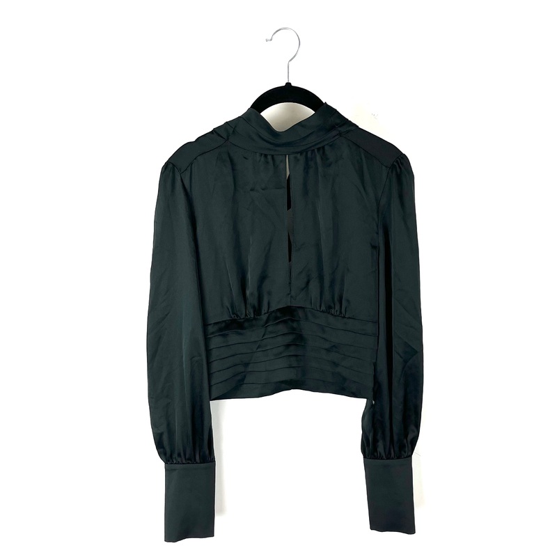 Black Long Sleeve Crop Top – Size 4-6