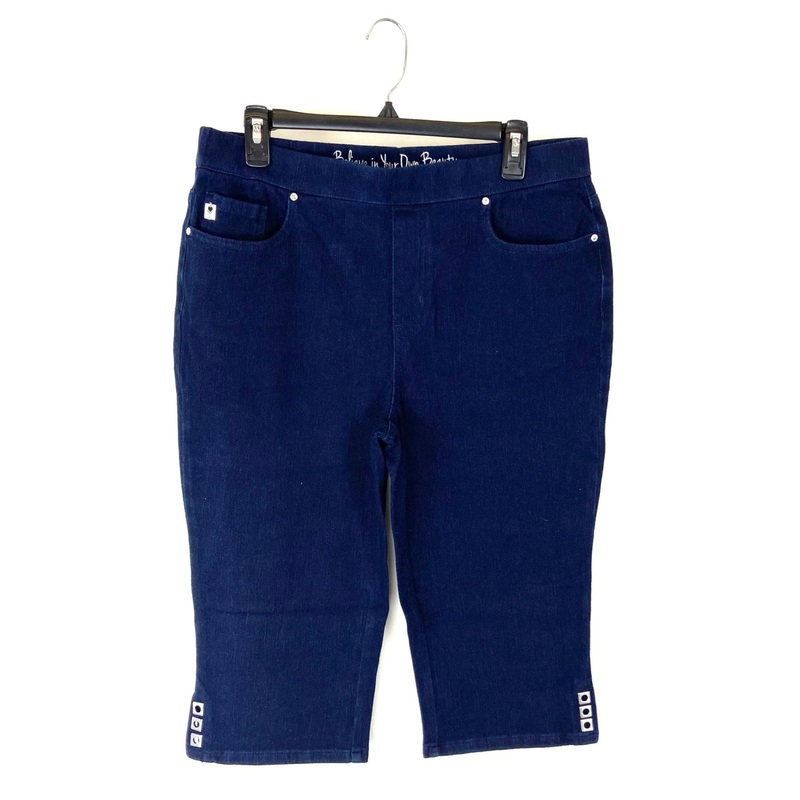 Dark Wash Capri Jeans – Size 6/8 6/8