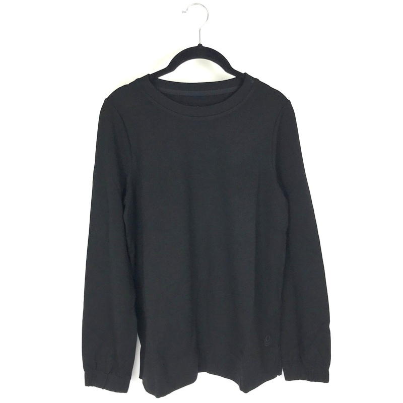 Black Long Sleeve Sweater – Small
