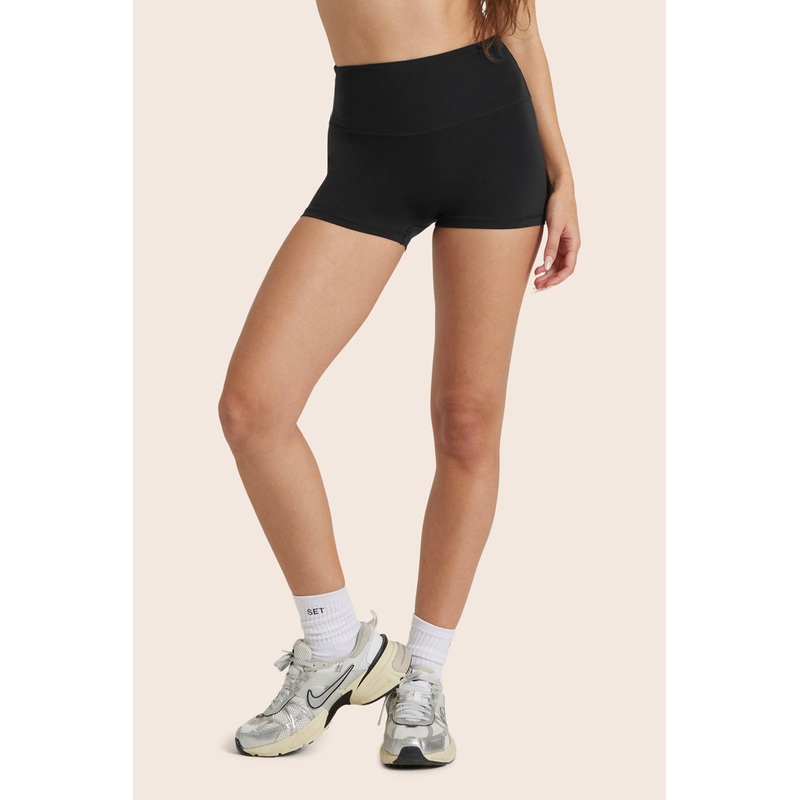 AIRLUXE BREATHE MINI SHORTS – ONYX Onyx XS