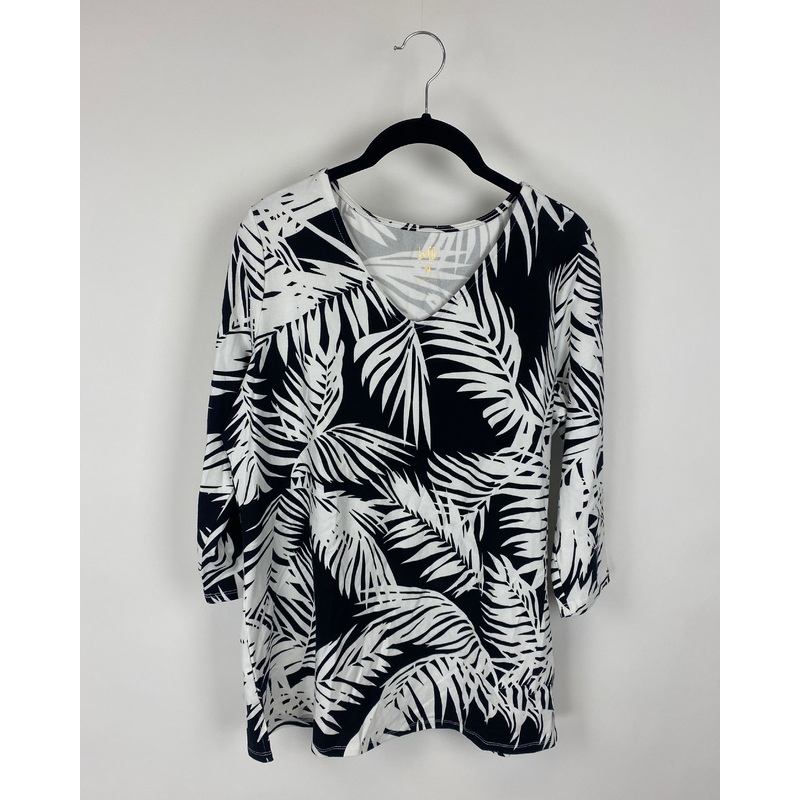 Black and White Tropical Printed Top – Small/Medium Small/Medium