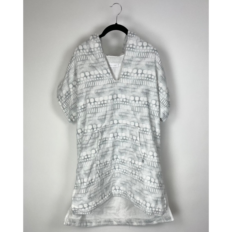 Grey And White Hooded Pullover – Small