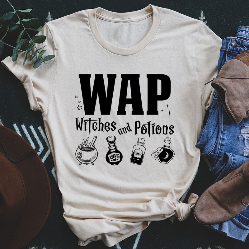 Witches And Potions Tee Soft Cream S