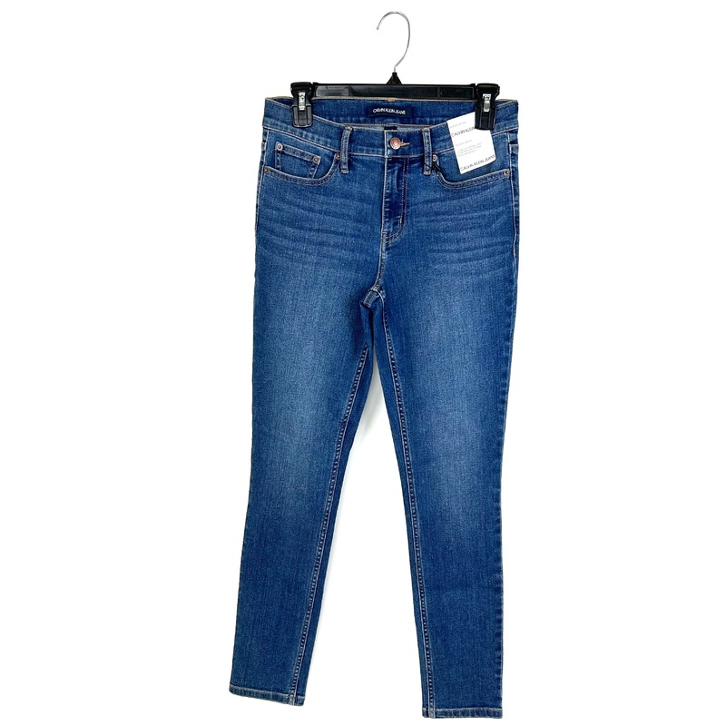 Dark Wash Mid Rise Skinny Jeans – Size 28