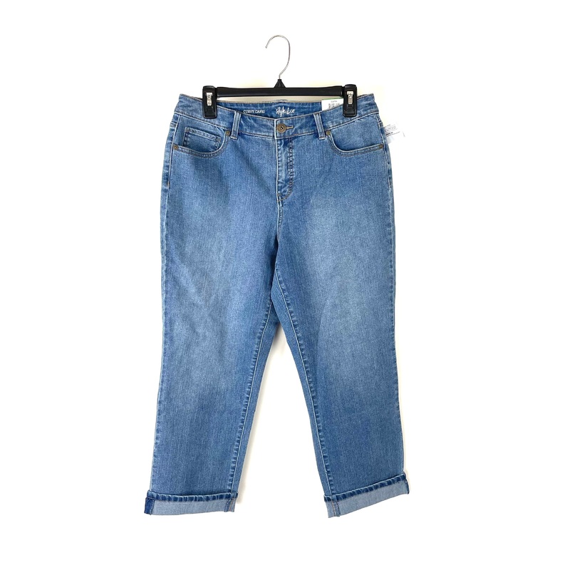 Mid Rise Curvy Capri Denim Jeans – Size 8