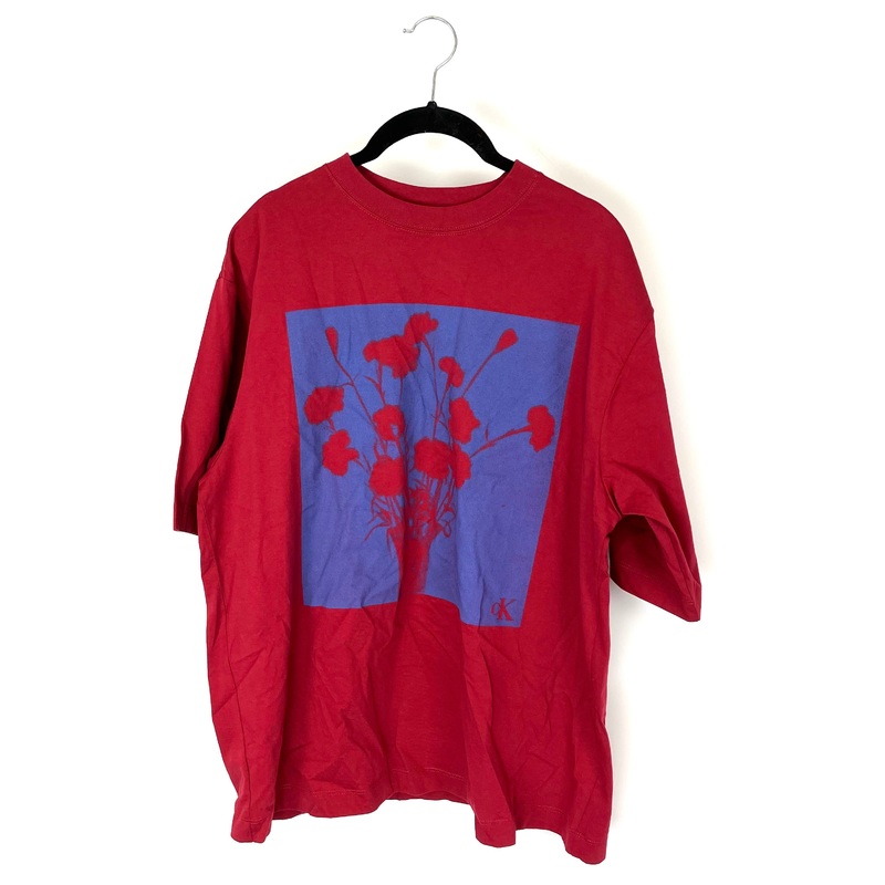 Red and Blue Bouquet Print Short Sleeve Top – Medium