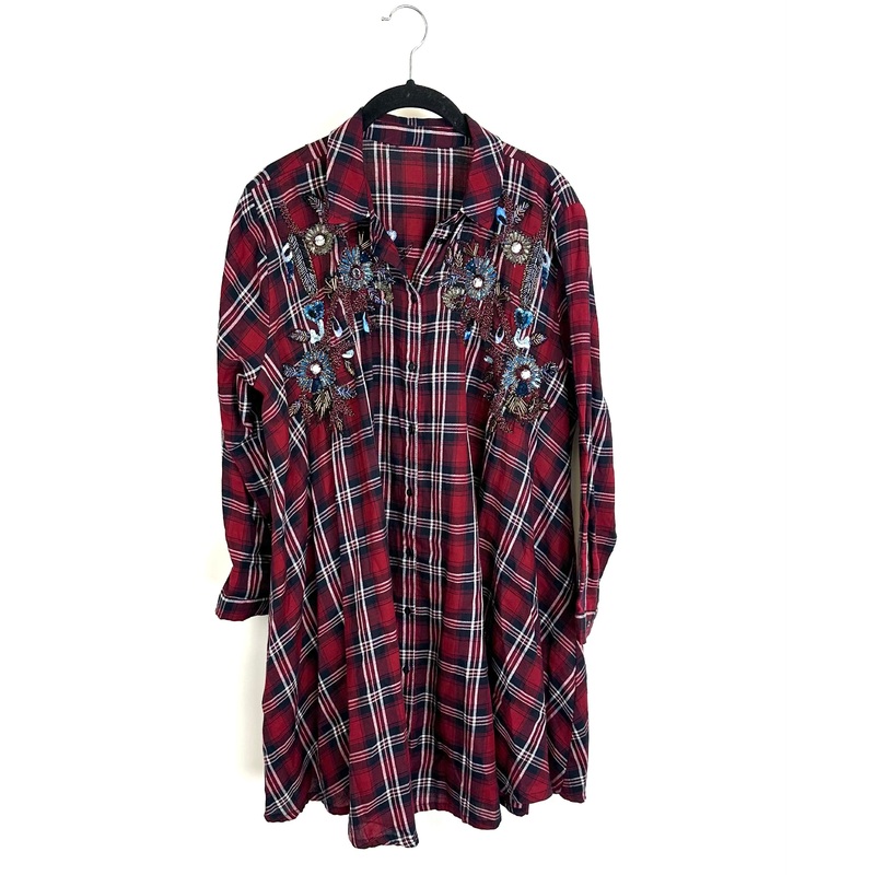Plaid Dress with Embroidered Detail – 4/6