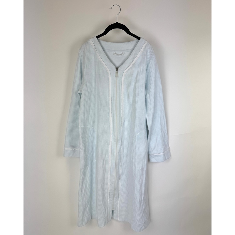 Light Blue Waffle Knit Long Sleeve Rob – Large
