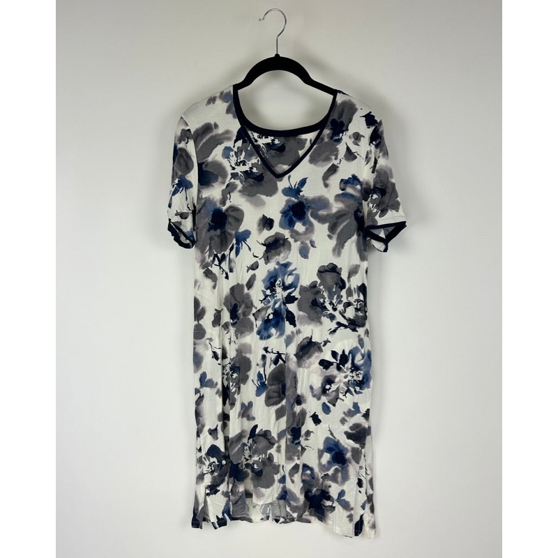 Blue and Black Painted Floral Print Nightgown – Size 4/6