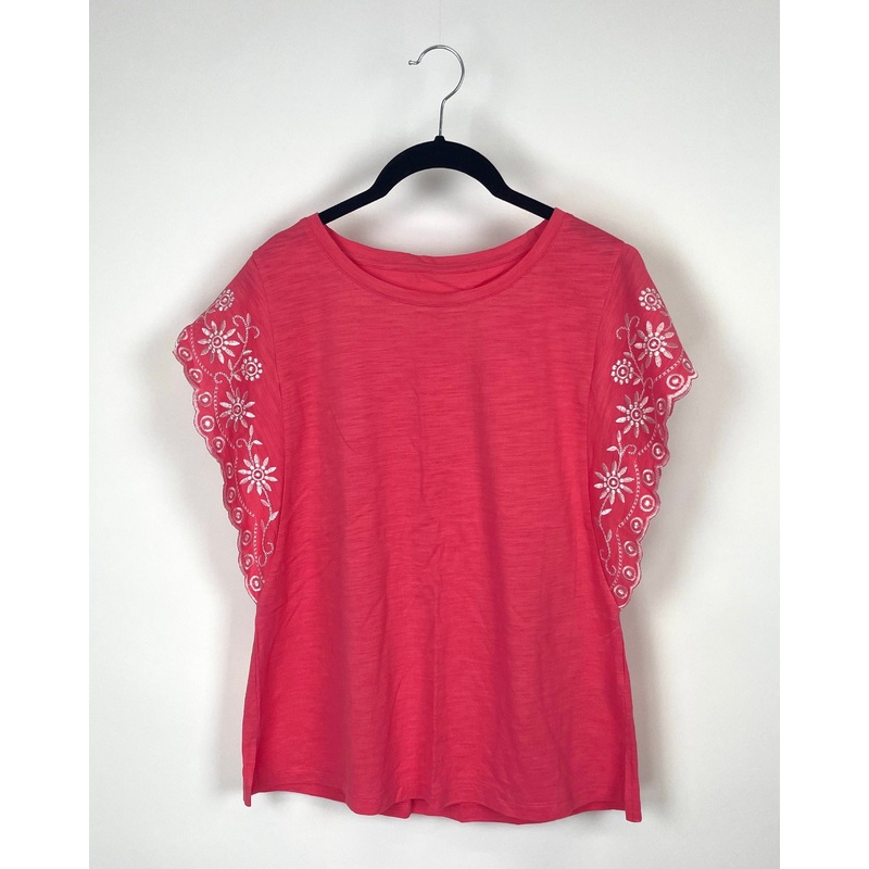 Coral Short Sleeve Winged Embroidered Shirt – Small/Medium Small