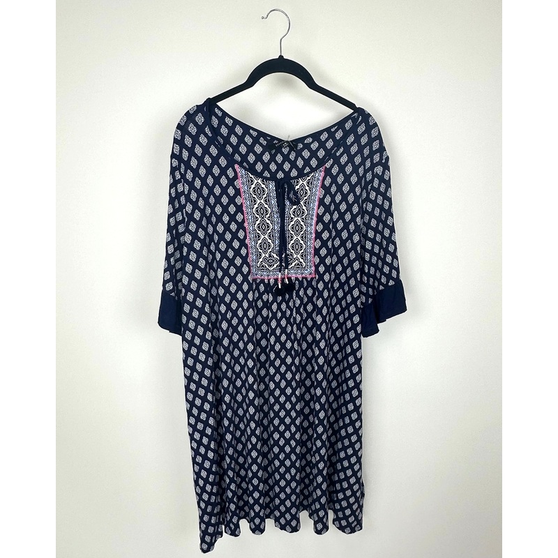 Short Sleeve Tie Front Pattered Nightgown -1X
