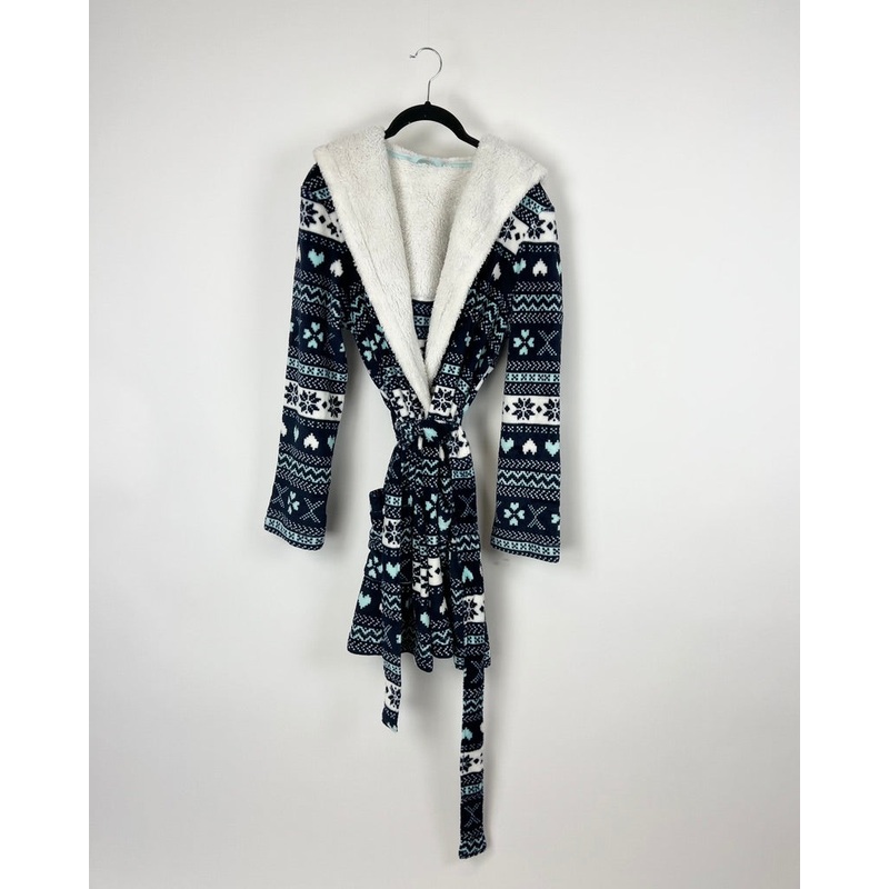 Blue And White Abstract Fuzzy Robe – Small