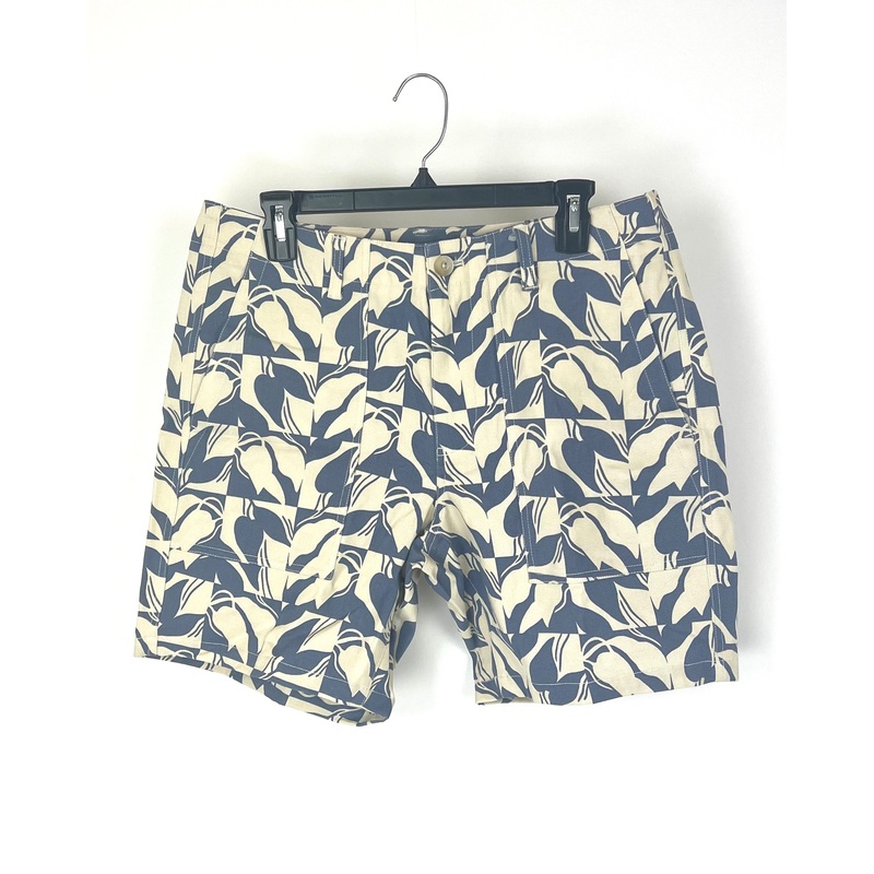 MENS Blue and Cream Checkered Leaf Pattern Shorts – 32 Waist 7″ Inseam