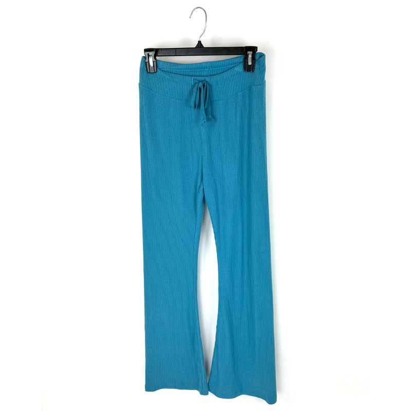 Comfy Blue Ribbed Bottoms – Size 4/6