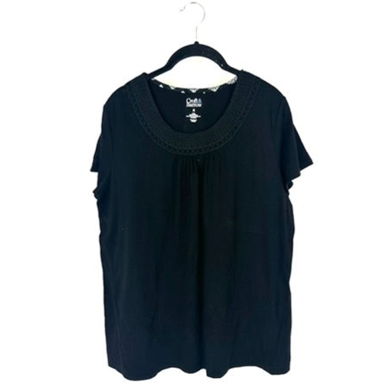 Black T-Shirt With Crochet Trim – Medium
