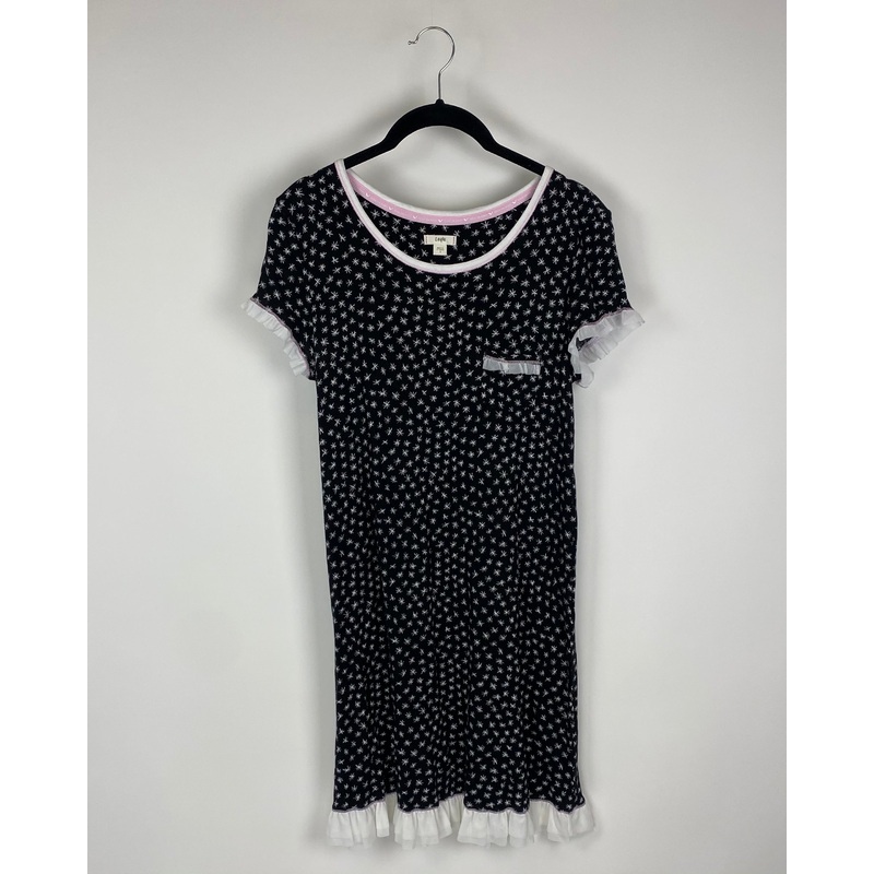 Black And White Night Gown – Small Small
