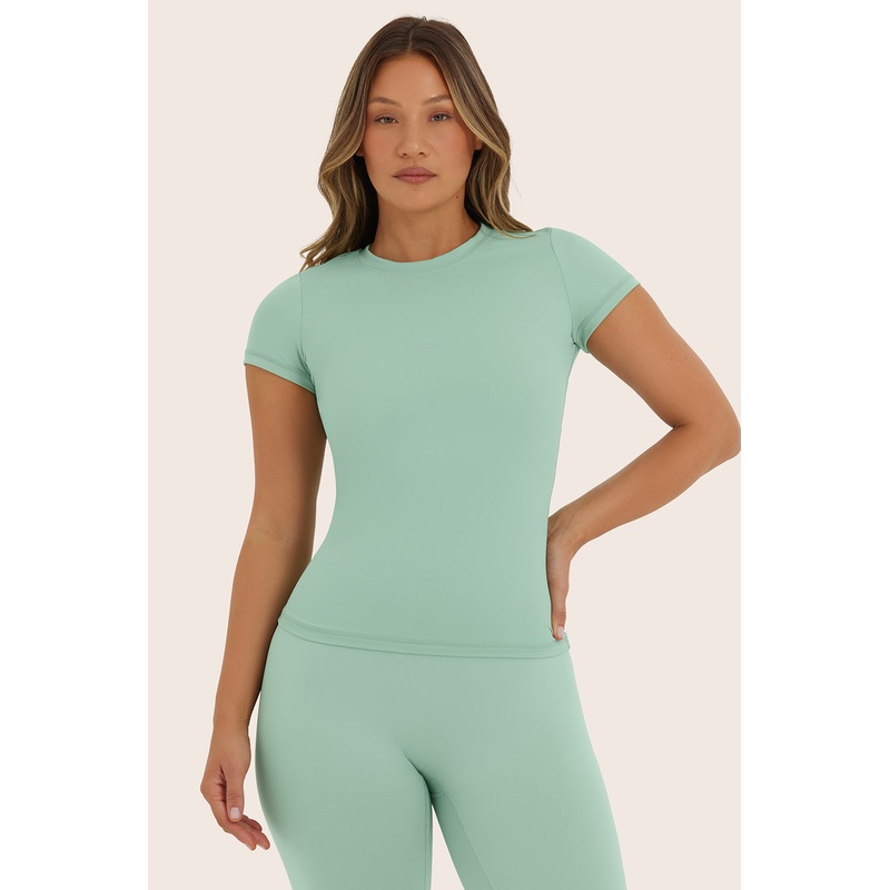 AIRLUXE BREATHE TEE – JULEP Julep XS