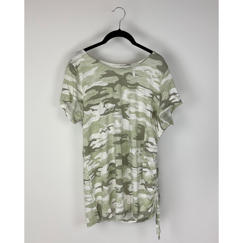 Light Wash Camo Short Sleeve T-Shirt With Ruching – Size 14-16
